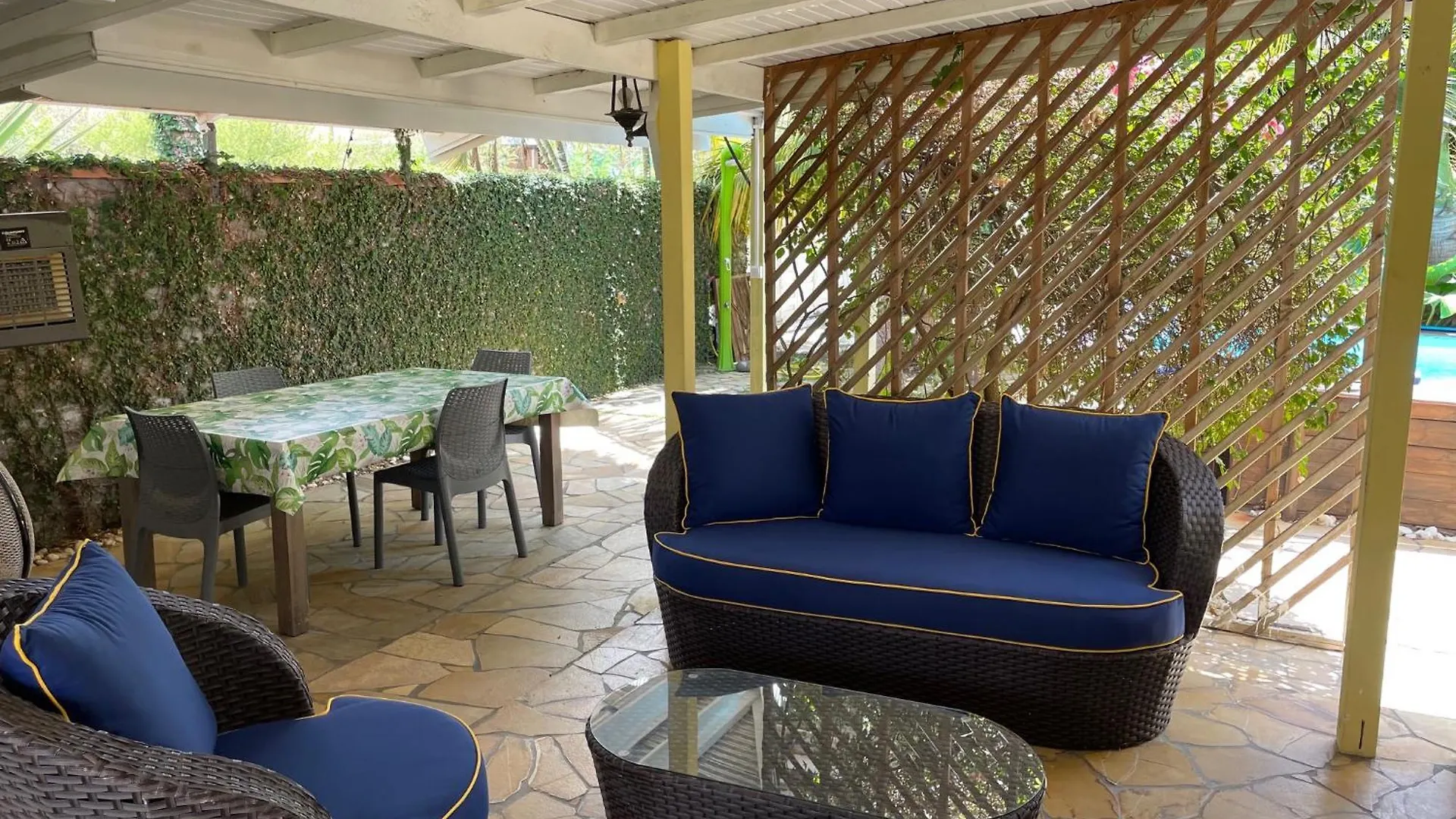 לה ווקלה Le Chalet De La Pointe